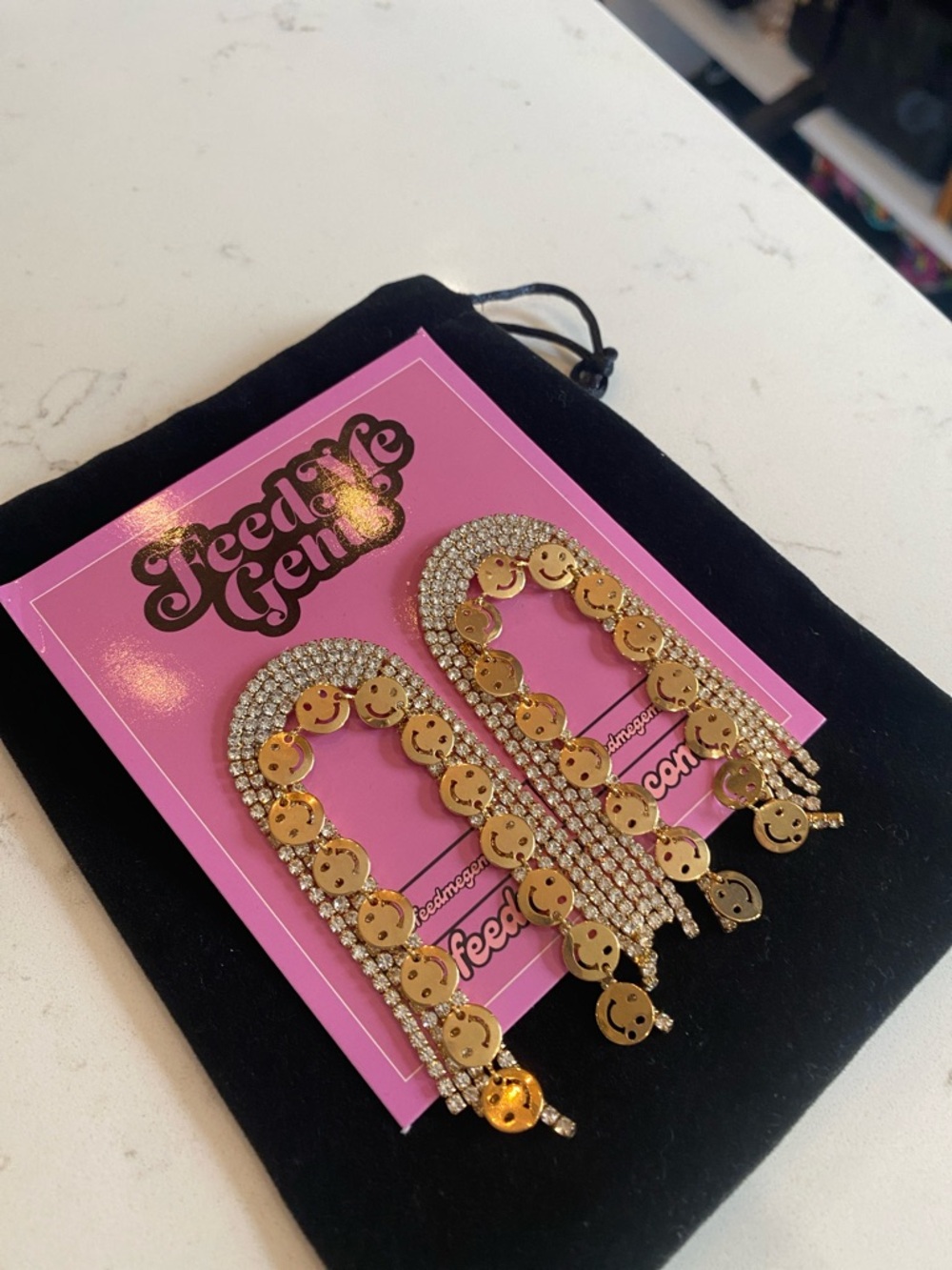 Feed Me Gems Be Happy Smiley Rainbow Earrings NWT - Picture 2 of 3